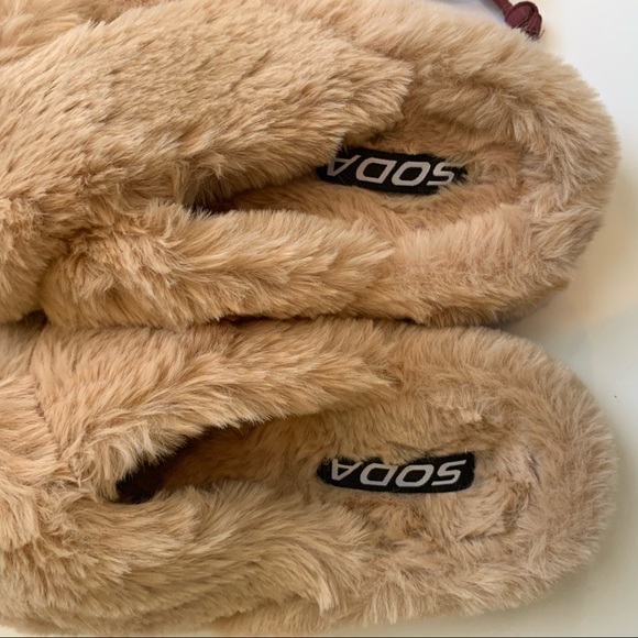 Soda engage fluffy faux fur slipper slide sandals - Picture 5 of 6